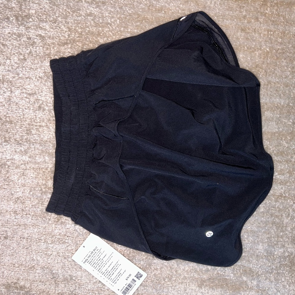 Lululemon hotty hot high rise skirt NWT